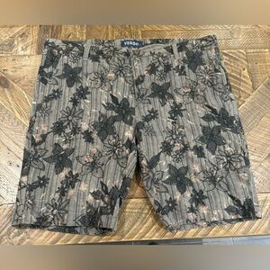 Verdo, 95% Cotton, 5 % Spandex Men Shorts.